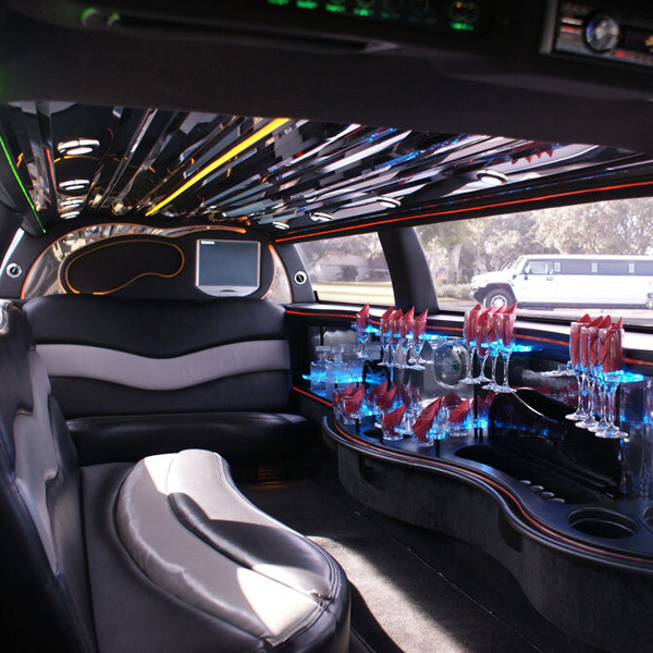 Lincoln Stretch interior