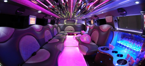 vehicles-hummer-h2-limo-4